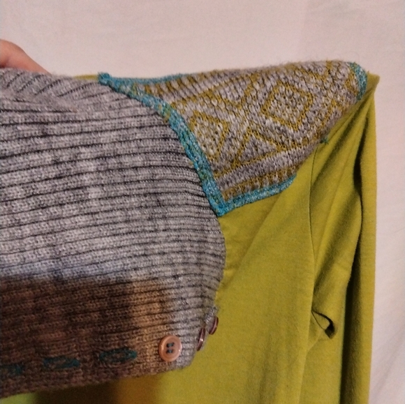Free People vintage green and grey long sweater with patchwork shoulders sz S/P - Picture 4 of 4